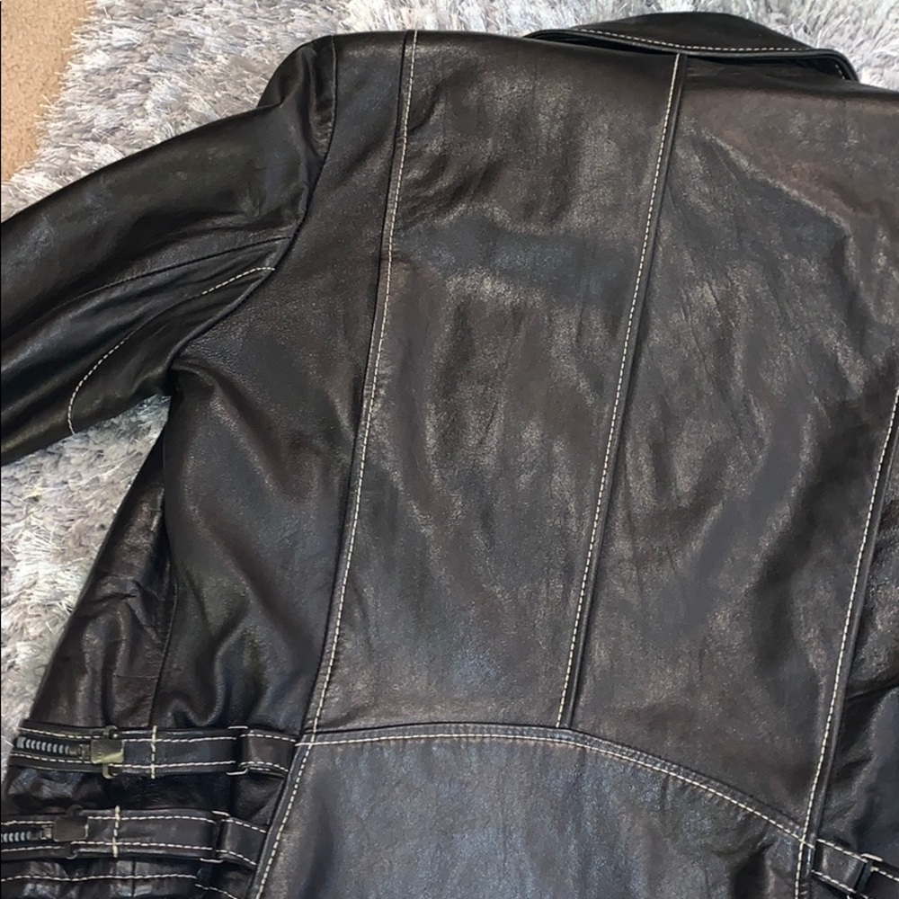 leather jacket - Picture 4 of 7